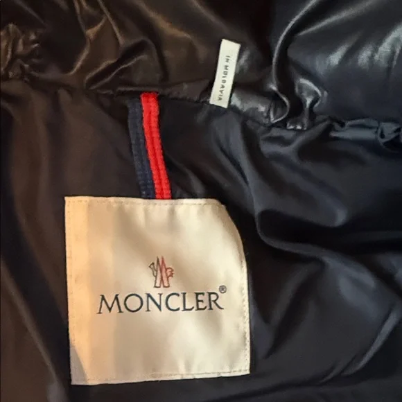 Moncler Dark Blue Puffer Jacket with Detachable Fur Trim Hood 4T Authentic - Picture 5 of 9